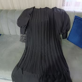 @liva__tesettur Sipariş Verdiğim Elbise İle Uzaktan Yakından Alakası Olmayan Farklı Bir Ürün