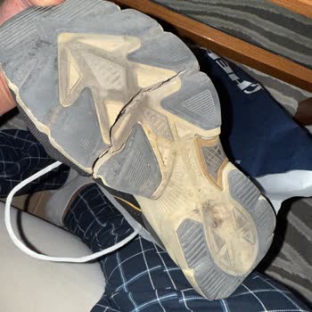 Skechers Ayakkabıda Kısa Sürede Çatlayan Tabanlar İçin Garanti İhlali Ve Değişim Talebi