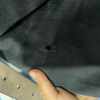 Mavi Kot Pantolonun Kısa Sürede Yırtılması Ve Değişim Talebi