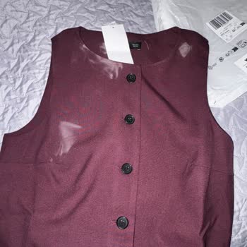 Mango’dan Gelen Lekeli Yelek Ve Özensiz Paketleme