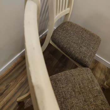 Ashley Home Ankara Mağazasında Kıymıklı Ve Kalitesiz Sandalyeler Teslim Edildi