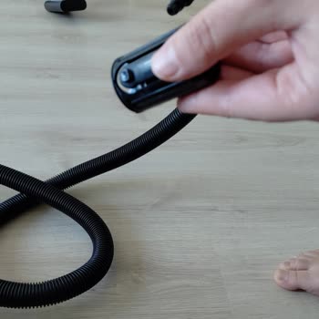 Kırılan Aparat Ve Stok Yok Bissell Koltuk Yıkama Makinesinde Hayal Kırıklığı