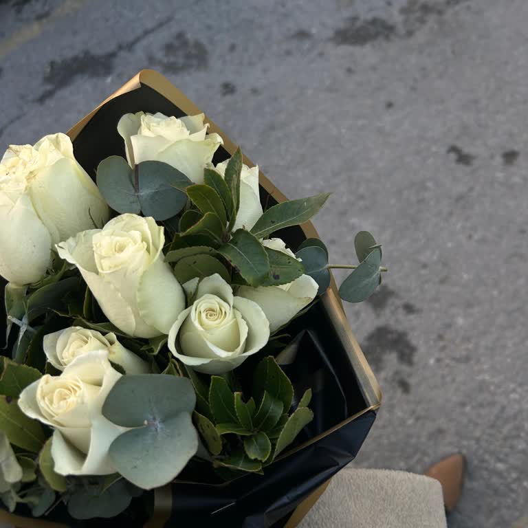 Doğum Gününde 1 Gül Eksik Ve Küçük Buketle Mahcup Oldum