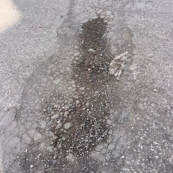 Şanlıurfa Haliliye Konuklu Mahallesinde Derin Çukurlu Yollar Acil Onarım Gerektiriyor