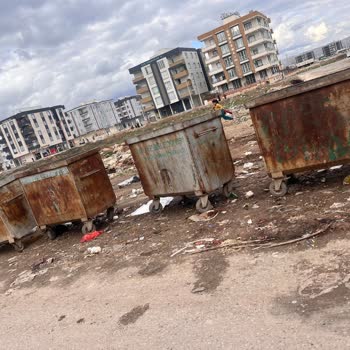 Şanlıurfa Haliliye Konuklu Mahallesinde Derin Çukurlu Yollar Acil Onarım Gerektiriyor