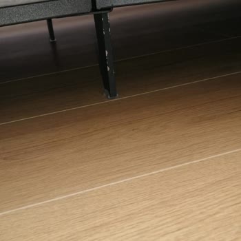 Koltuk Ayaklarındaki Boya Çözülmesi Ve Kırlentlerin Parçalanması Nedeniyle Yaşadığım Mağduriyet