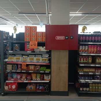 A101 Şubesinde Yangın Kutusuna Çarpıp Kafa Yaralanması Ve Yardımsızlık Şikayeti