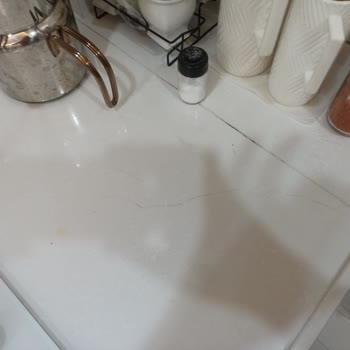 Mutfak Tezgahının Kendiliğinden Çatlaması Ve Açıklama Eksikliği