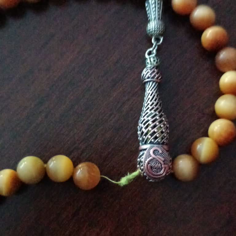 Kısa Sürede Deforme Olan Ve Kopan Tespih