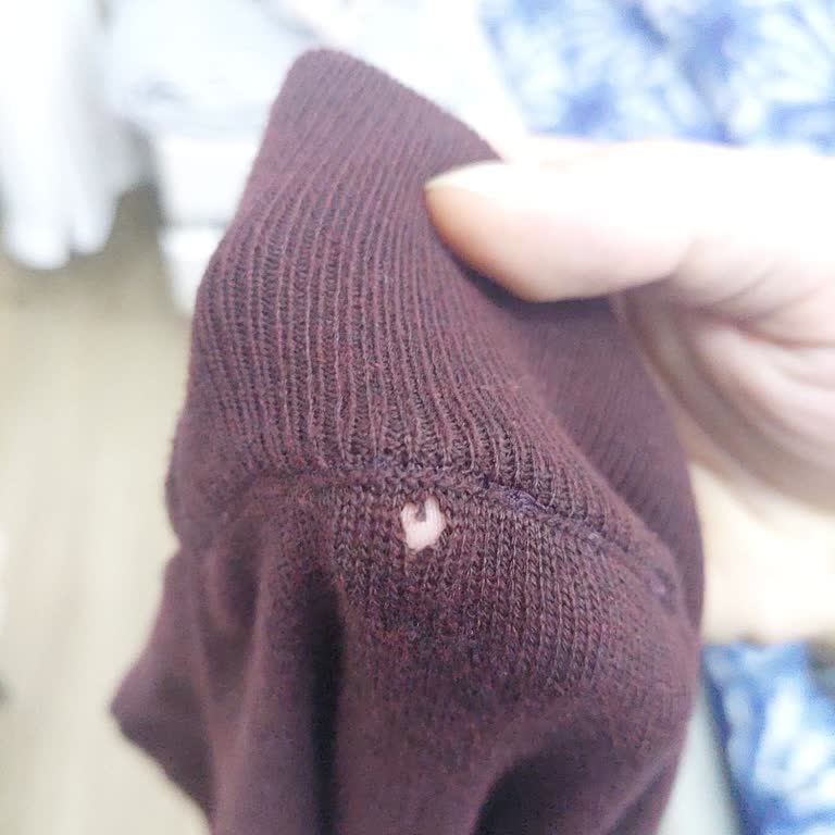 Fabrika Kazak Dikiş Açılması Nedeniyle İade Ve Değişim Talebi