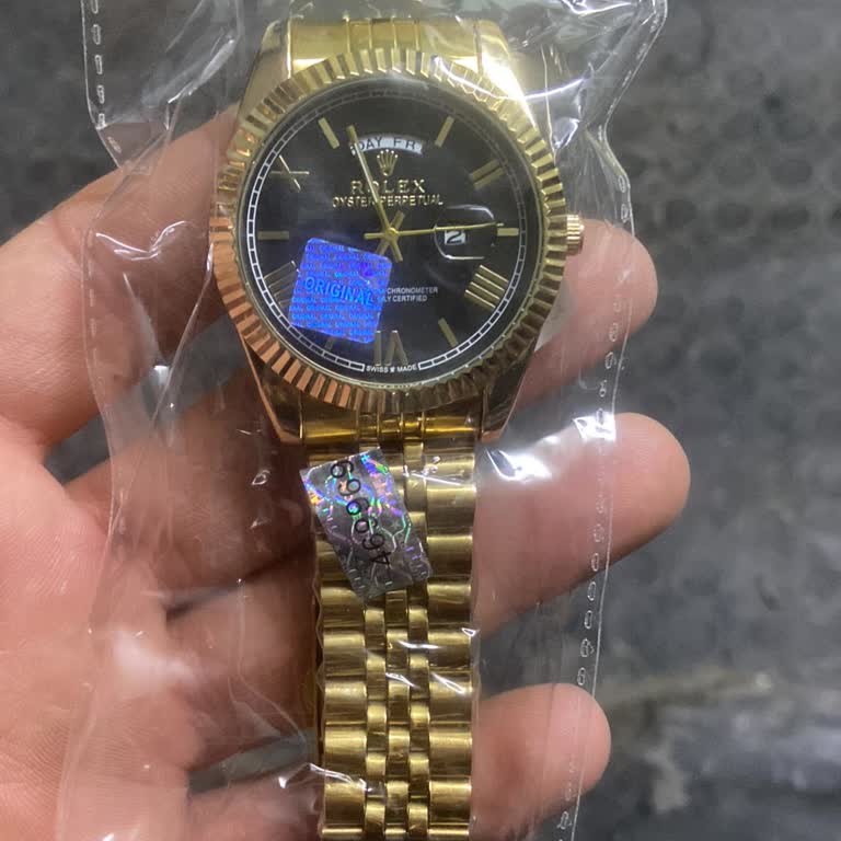 Yanlış Renk Saat Gönderimi Ve Satıcıya Ulaşılamaması Nedeniyle 3600 TL İadesi Talebi