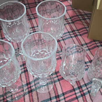 Kırık Bardak Seti Değişim İsteği Mağazadan Reddedildi, Müşteri Hizmetleri Yardımsız