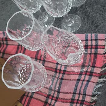 Kırık Bardak Seti Değişim İsteği Mağazadan Reddedildi, Müşteri Hizmetleri Yardımsız