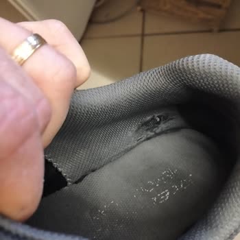 Skechers Hillcrest 2.0 Ayakkabısının Topuk Kısmının Erimesi Ve Kullanılamaz Hale Gelmesi