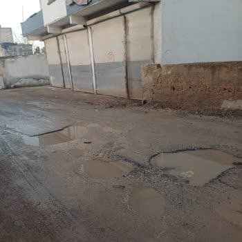Suruç Okulu Çevresindeki Bozuk Yol Çocuk Güvenliğini Tehdit Ediyor