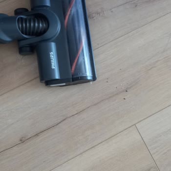 Philips 7000 Serisi Dikey Süpürgede Zayıf Emiş Ve Hızlı Şarj Tükenmesi Hayal Kırıklığına Yol Açıyor