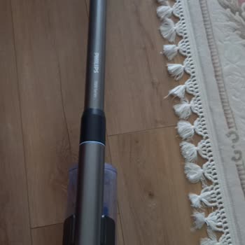 Philips 7000 Serisi Dikey Süpürgede Zayıf Emiş Ve Hızlı Şarj Tükenmesi Hayal Kırıklığına Yol Açıyor