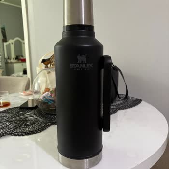 Stanley Thermos Fails to Keep Drinks Hot