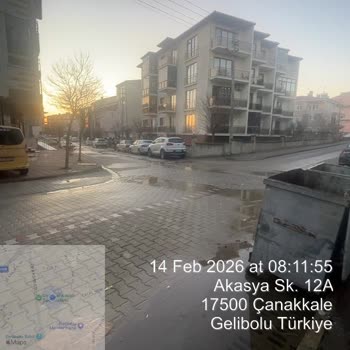 Akasya 17 Sokakta Havuz Suyunun Sokakları Sürekli Sulandırması Yetkililer Çözüm Bekliyor