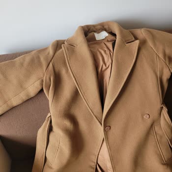 H&M Kabanının Formu Bozuldu Ve Tüylendi