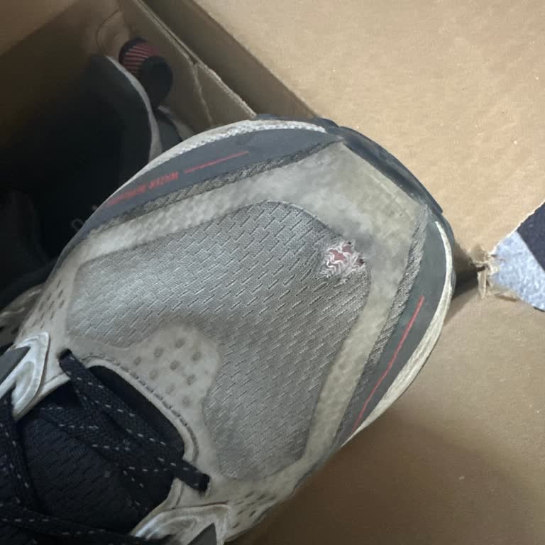 Adidas Ayakkabısı Hızla Yırtıldı, Firma Kullanıcı Hatası Dedi, İade İstiyorum