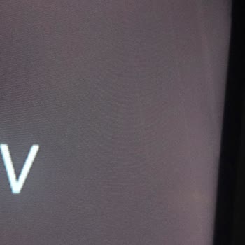 Ayıplı Televizyon Ekranında Çizgiler Hemen Değişim İsteği