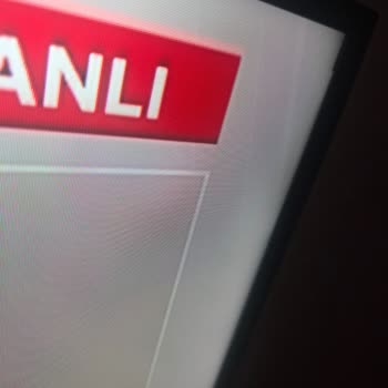 Ayıplı Televizyon Ekranında Çizgiler Hemen Değişim İsteği