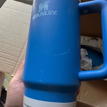 Amazon’da Özensiz Paketleme Ve Hasarlı Stanley Termoslar