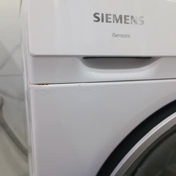 Siemens İQ300 Çamaşır Makinesinde Panel Boya Dökülmesi Ve Paslanma