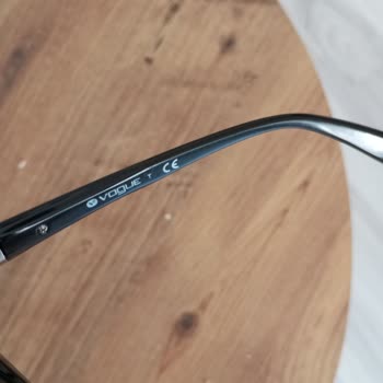 Desgaste total en lentes Vogue y sin respuesta del servicio al cliente