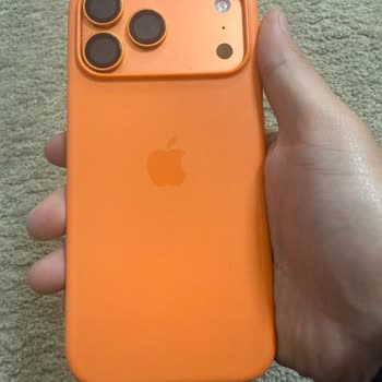 Apple'dan Renk Solan Kılıf İçin Çözüm Sunulmaması