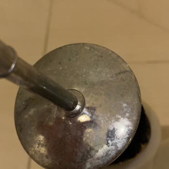 Mermer Dekor Banyo Takımının Plastik Parçaları 9 Ayda Paslanıp Kararmaya Başladı