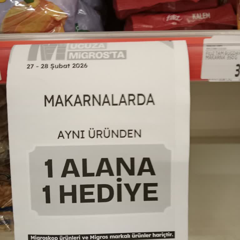 İzmir Bucakoop Migros'ta Kasa Sırasında Satış Danışmanının Kaba Tavrı