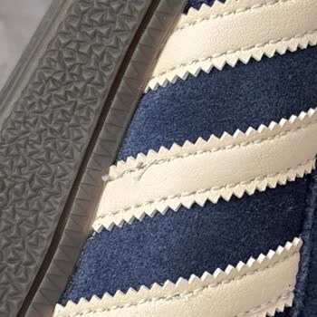 Adidas Spesyal Ayakkabısının Tabanı Ayrılmış Ve Dikişleri Özensiz Hızlı İade Talebi