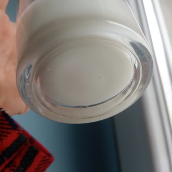 Bebek Sütünde Siyah Parçalar Ve Güvenlik Endişesi