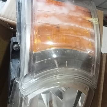 Faros Scania Depo presentan defecto y rechazan garantía en tienda