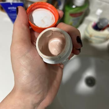 Bozulmuş Göz Kremi Ve Yetersiz Müşteri Desteği