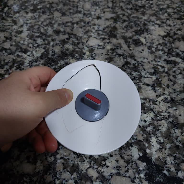 Homend Royaltea Çay Makinesinin Üst Kapağı Kırıldı, Garanti Değişim Talebi