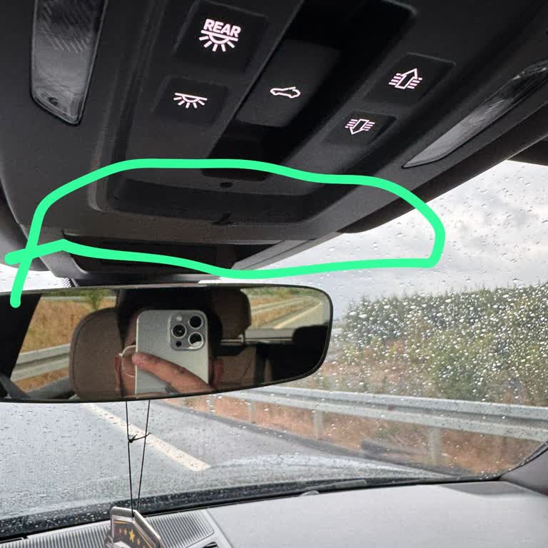 Filtración de agua en Porsche Cayenne nuevo y mala reparación