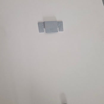 Bellona Mağazasından Gelen Ürünlerde Kullanılmış Parçalar Ve Kırık Kol Dayama