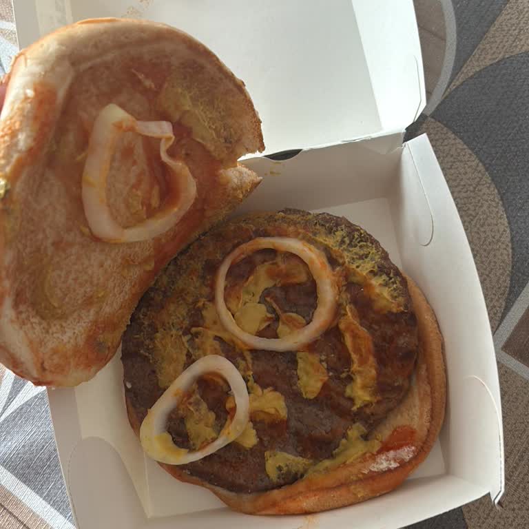 Çürük Peynirli Ve Eksik Patatesli Sipariş, Müşteri Hizmetlerinde Saygısız Tutum