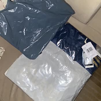 Lacivert Formanın Amblemli Kutusuz Gönderilmesi Memnuniyetsizliğe Yol Açtı