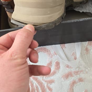 Boyner Botunda Kısa Sürede Topuk Kaldı Ve Dış Kısım Karardı