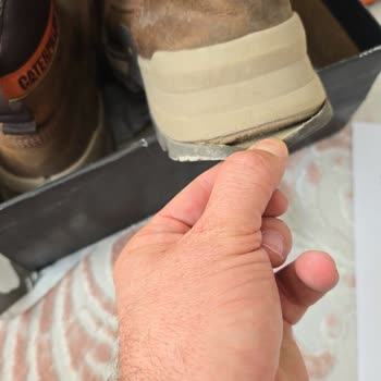 Boyner Botunda Kısa Sürede Topuk Kaldı Ve Dış Kısım Karardı