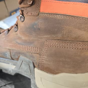 Boyner Botunda Kısa Sürede Topuk Kaldı Ve Dış Kısım Karardı