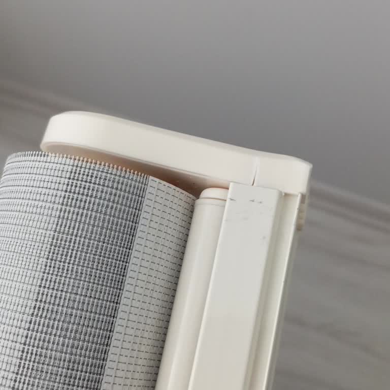 Yurtiçi Kargo'dan Gelen Hasarlı Stor Perde: Yan Beyinlerde Kırık