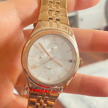 Su Geçirmez Olduğu İddia Edilen Tommy Hilfiger Saatinde Su Sızıntısı Ve Kordon Kararması