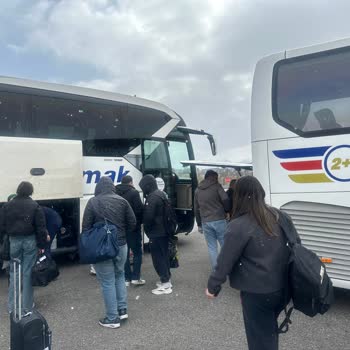 Araç Dur Kalk Yapıp Gecikti, Şoför Ve Muavinin Agresif Davranışıyla Uçuşa Yetişememe