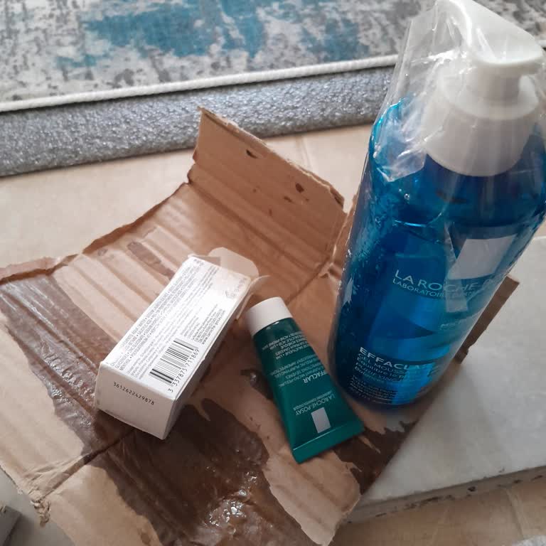 Kapatılmamış Kapak Nedeniyle Sızan Yüz Yıkama Jeli