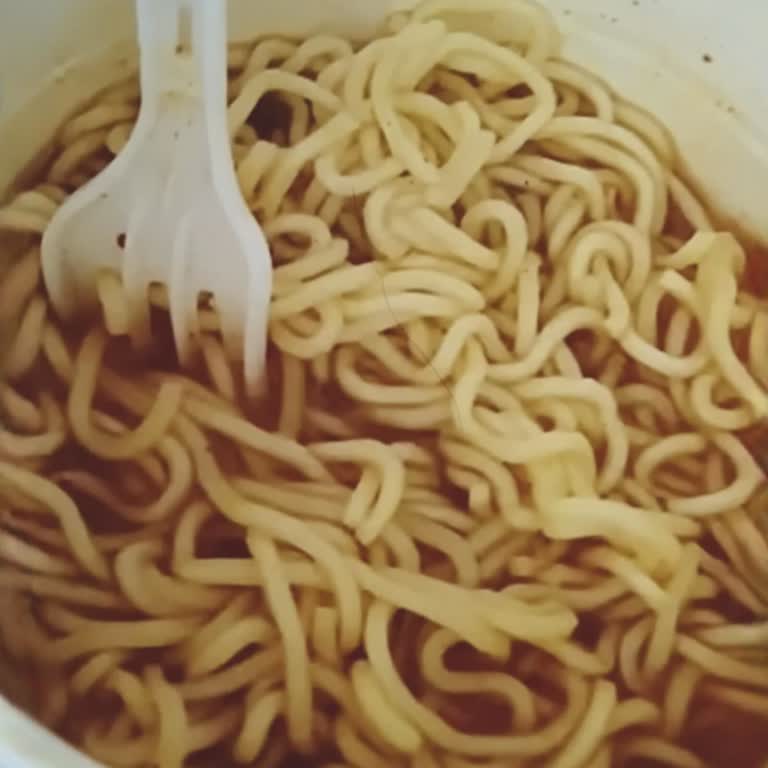 Dudomi Noodle Cup’ta Kıl Sorunu Ve Hijyen